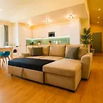 Oasis C - Centre Apartment *
